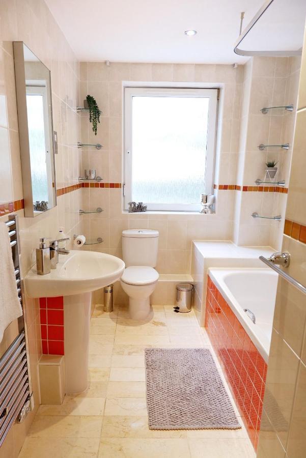 Stunning Apartment Close To Cambridge Station With Free Parking! Exterior foto