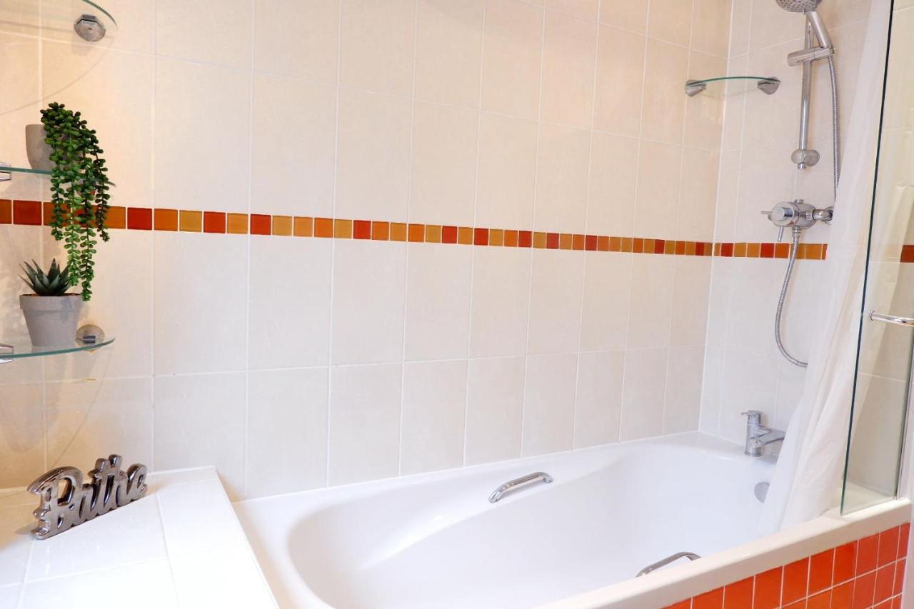 Stunning Apartment Close To Cambridge Station With Free Parking! Exterior foto